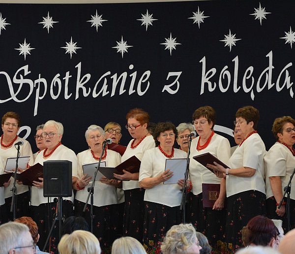 Wspólne kolędowanie z seniorami-10267