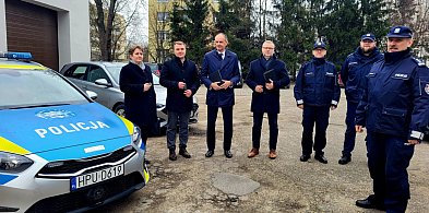 Chodzieska policja z nowymi radiowozami-10472