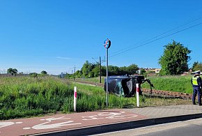 Citroen wjechał wprost pod pociąg relacji Piła - Poznań-11289