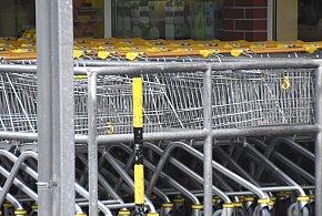 Czy 1 listopada zrobisz zakupy? Ten weekend zaskoczy wielu klientów-12705