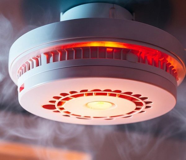 Rewolucja w przepisach pożarowych. Nowe obowiązki dla właścicieli domów i firm-12681